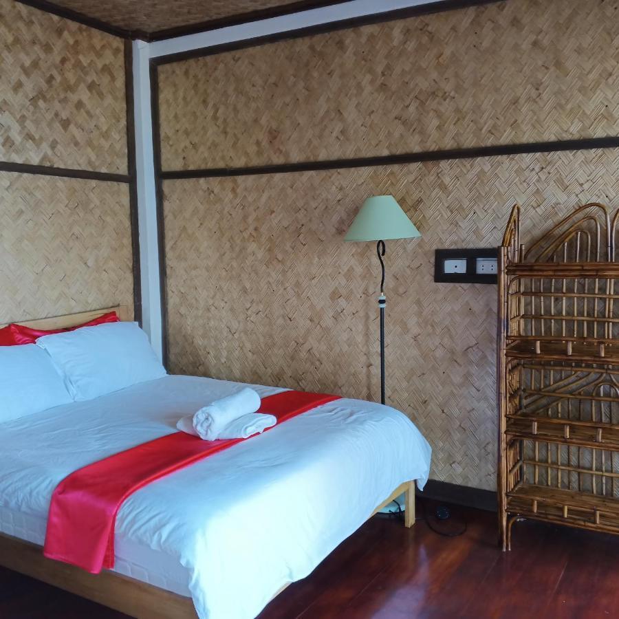 Miley Lodging Restobar New Busuanga Bilik gambar